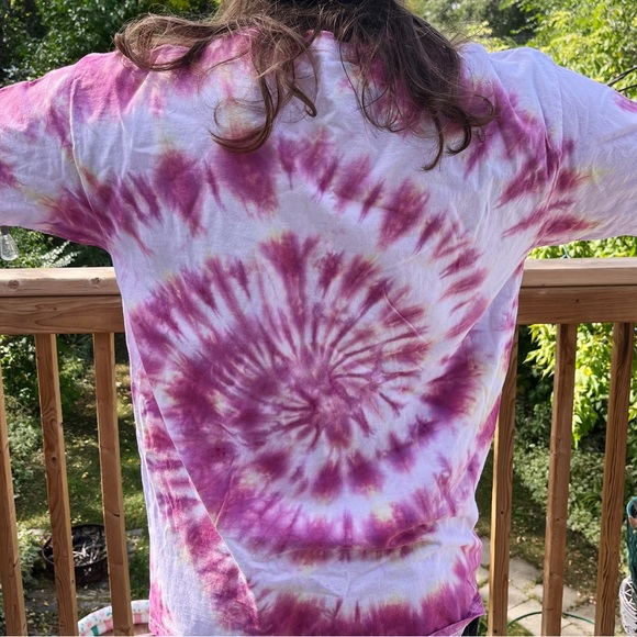 Tie Dye burgundy shirt - Picture 2 of 3